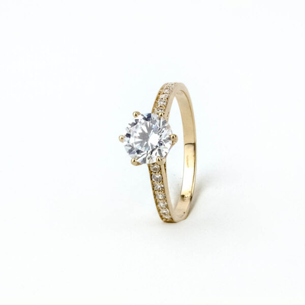 Anillo Solitario  Cintillo oro 18K