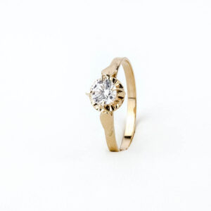Anillo chatón oro 18k con circón