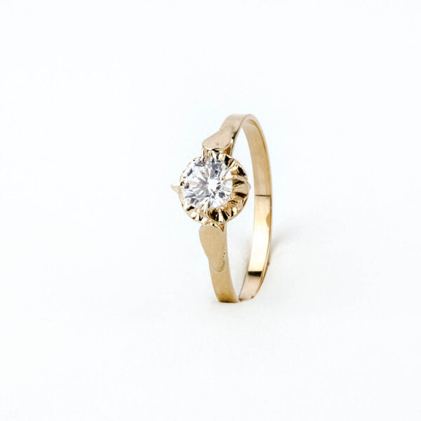 Anillo chatón oro 18k con circón