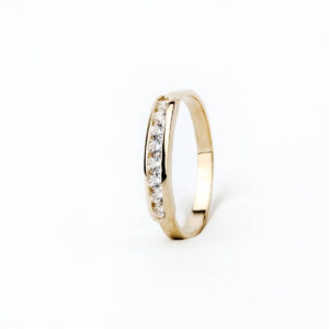Anillo cintillo chanel oro 18k con 8 circones