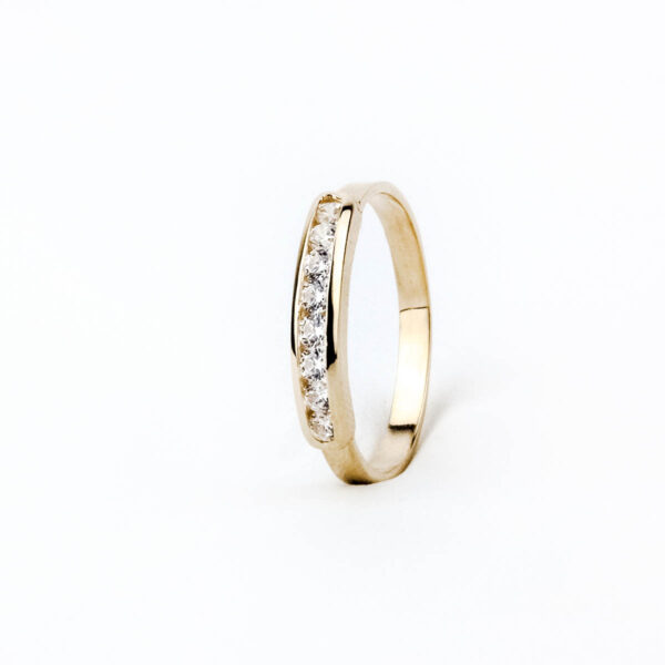 Anillo cintillo chanel oro 18k con 8 circones