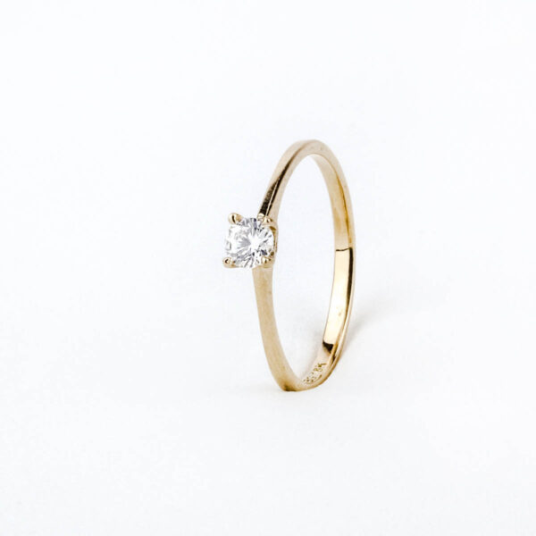 Anillo solitario oro 18k con circón