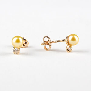 Aros perla cultivada casquilla oro 18k con circón Talla 3