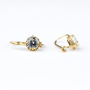 Aros chatón gancho fijo oro 18k talla 4