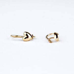 Aros corazón gancho fijo oro 18 k talla 1