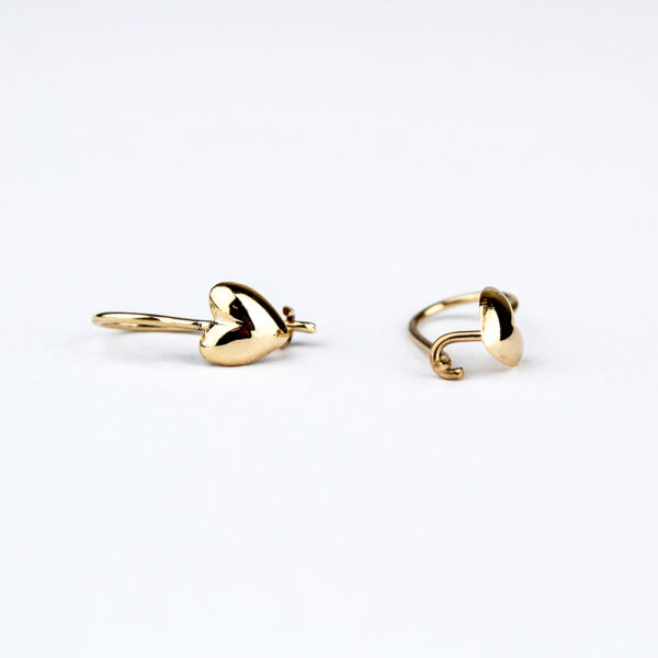 Aros corazón gancho fijo oro 18 k talla 1