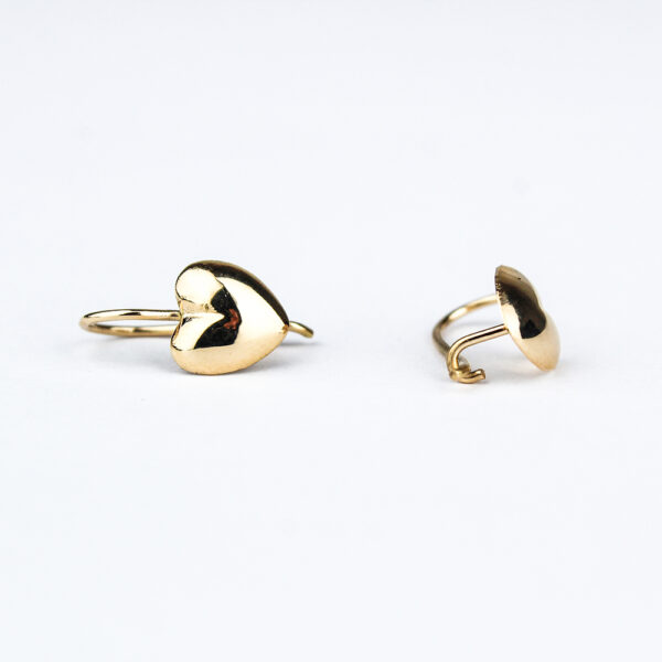 Aros corazón gancho fijo oro 18 k talla 2