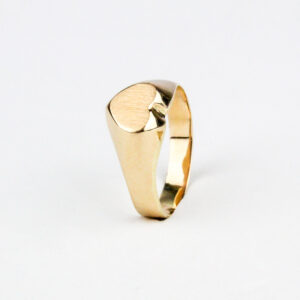Anillo sello corazón oro 18k