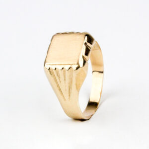 Anillo sello cuadrado oro 18k