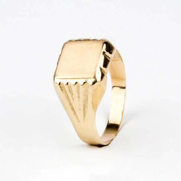 Anillo sello cuadrado oro 18k