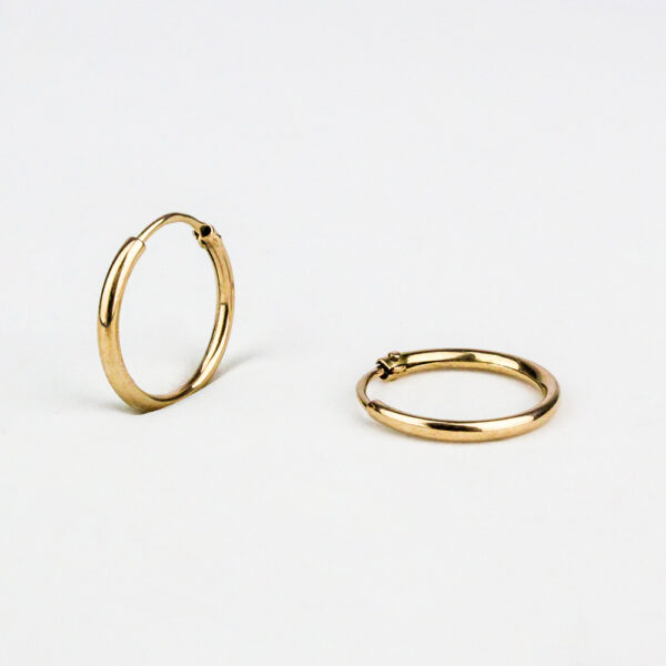 Aros argolla tubo oro 18k talla 2