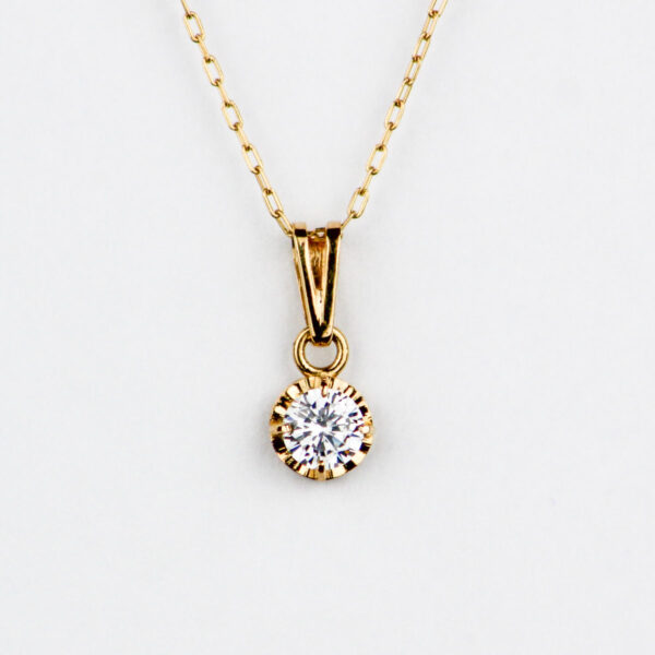 Colgante chatón talla 2 oro 18k y cadena limada